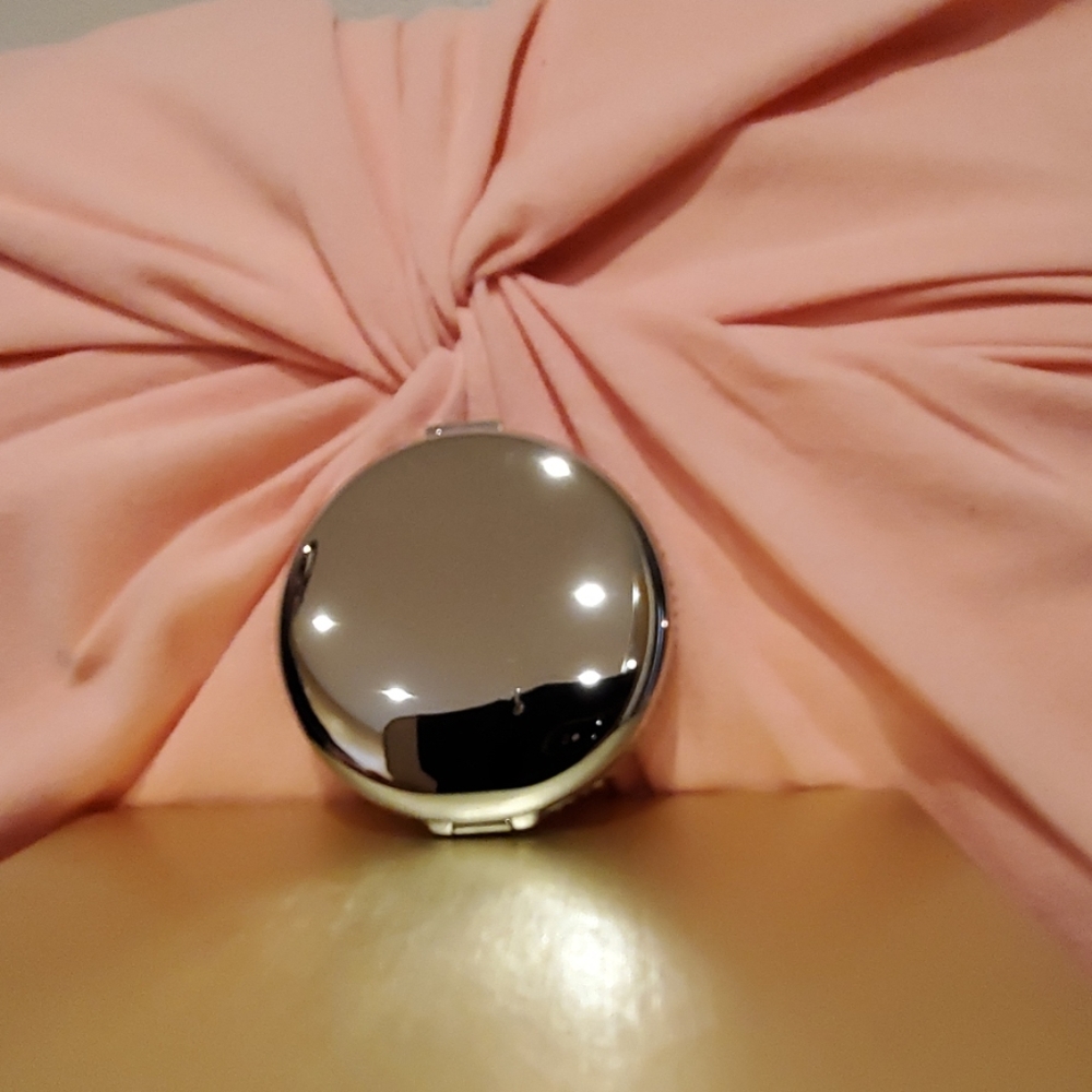 Judith Leiber Compact - Picture 2 of 8